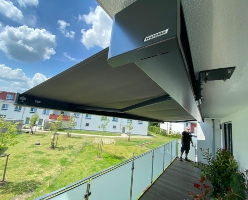Kassettenmarkise_deckenmontage_balkon-ac914733